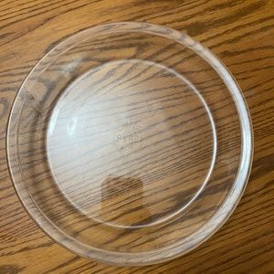 Pyrex pie glass plate container